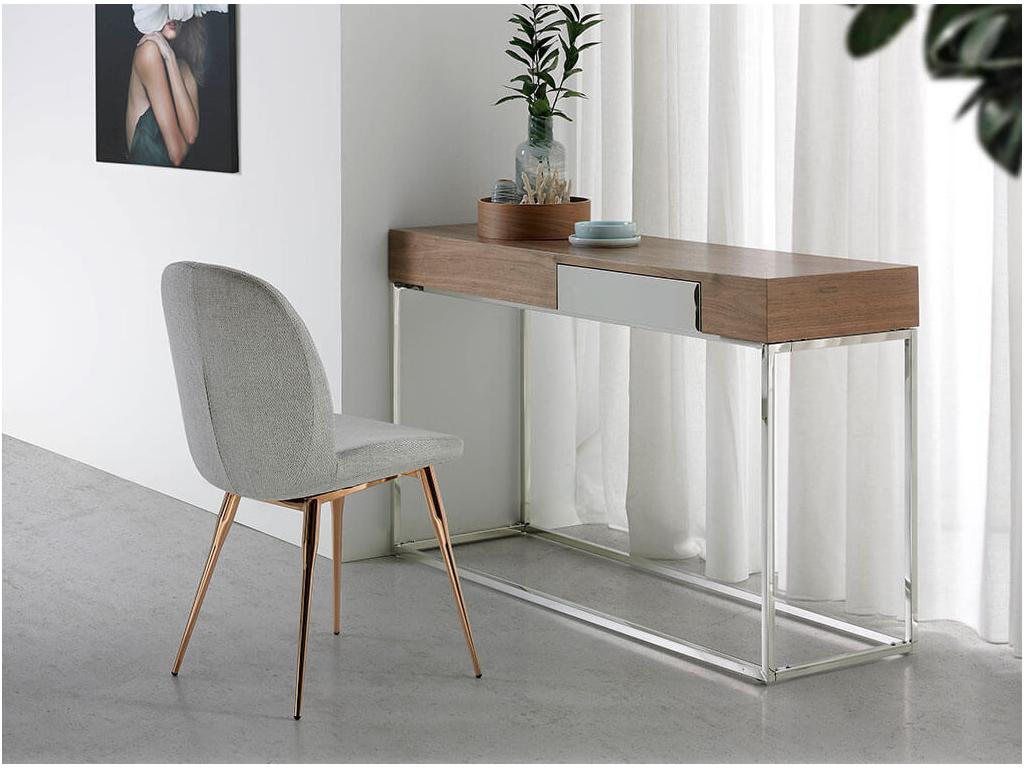 Chaise en tissu bleu