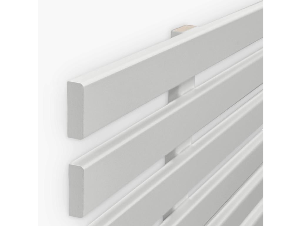 Lit blanc, 135 x 46 cm